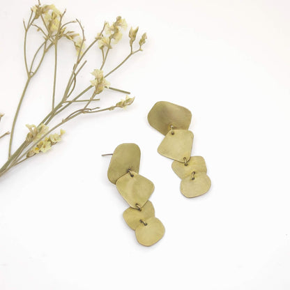 Golden pebbles